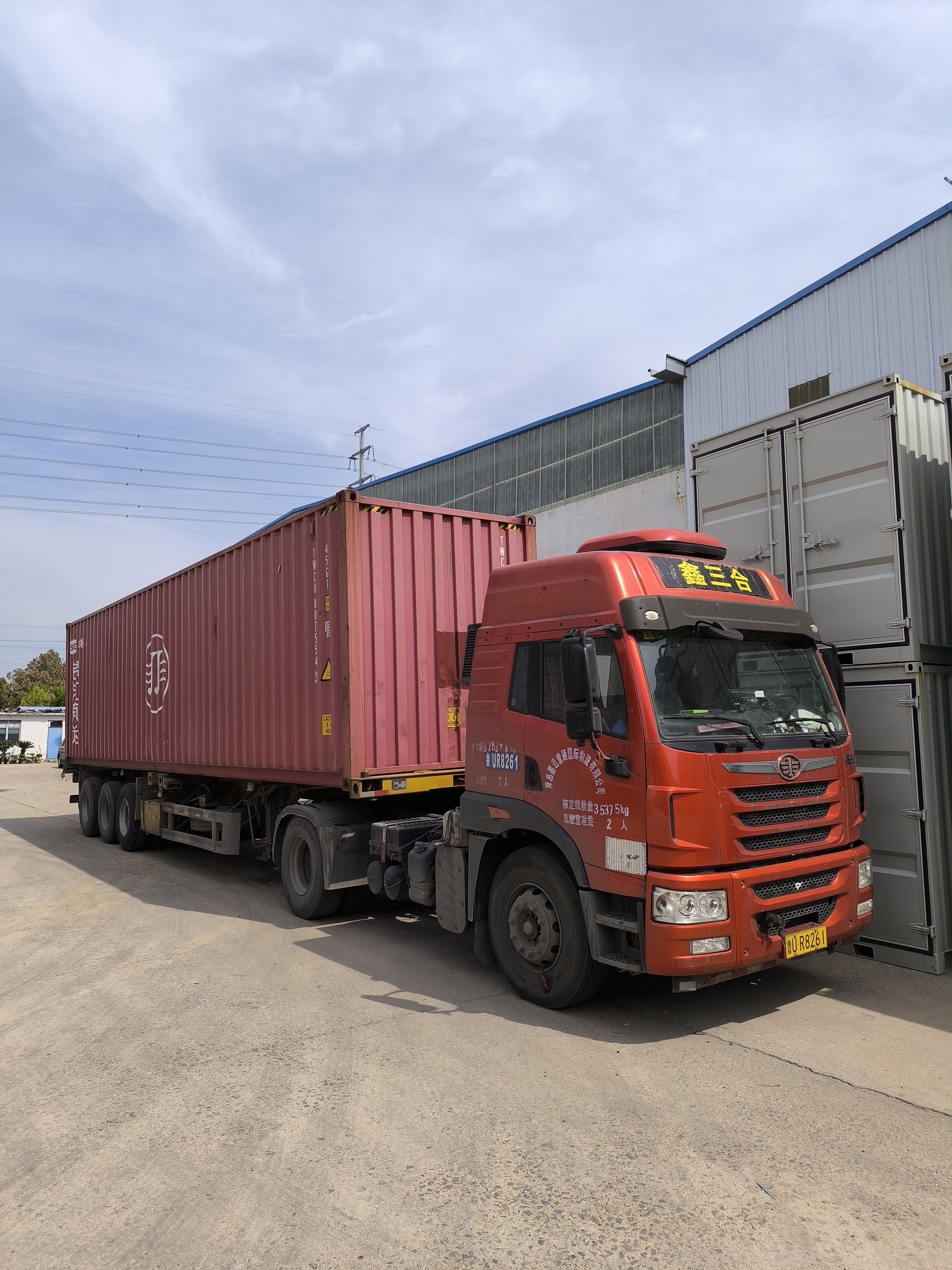 第三个集装箱轻钢别墅材料发往泰国