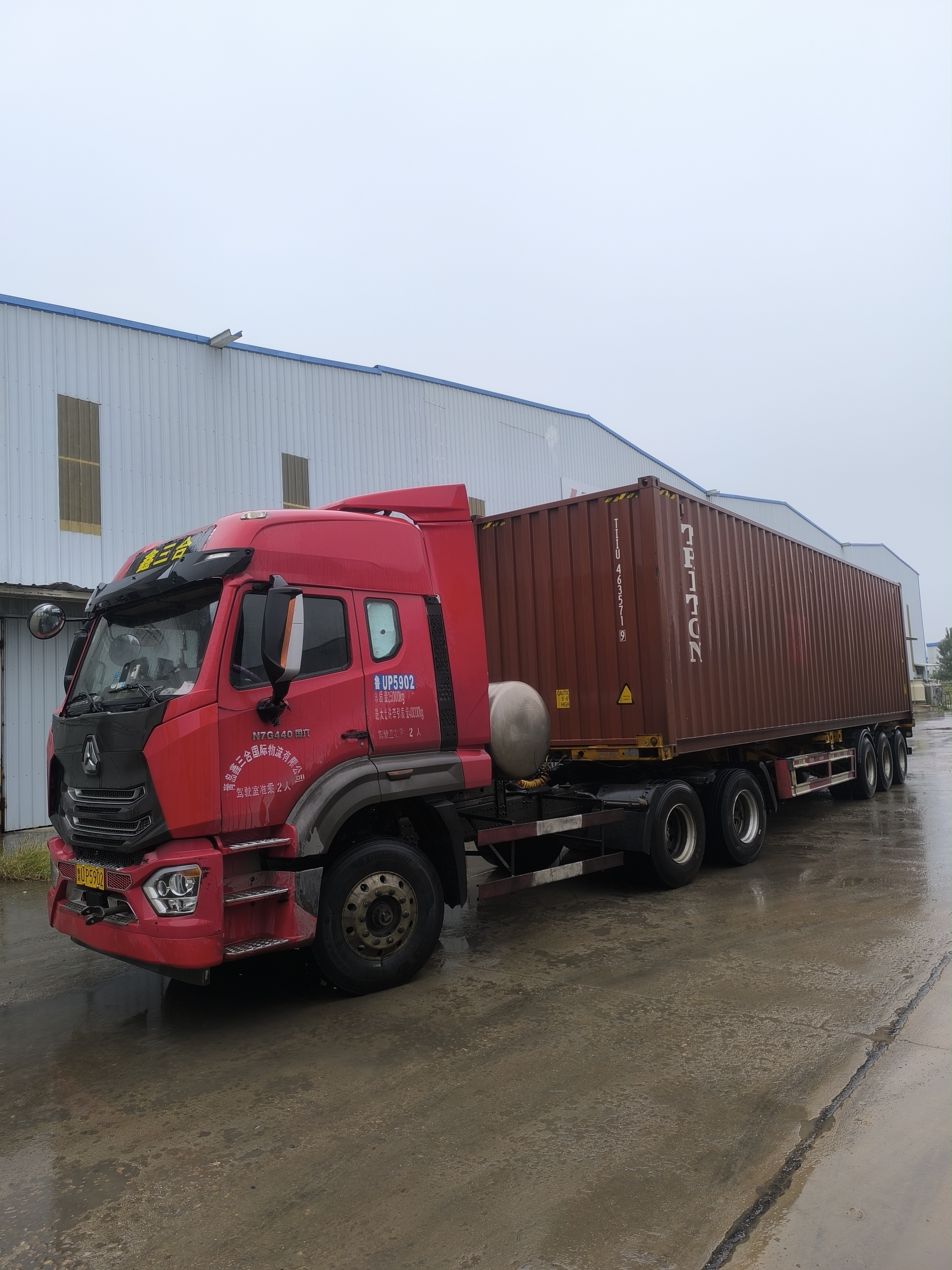 第四个集装箱轻钢别墅材料发往泰国