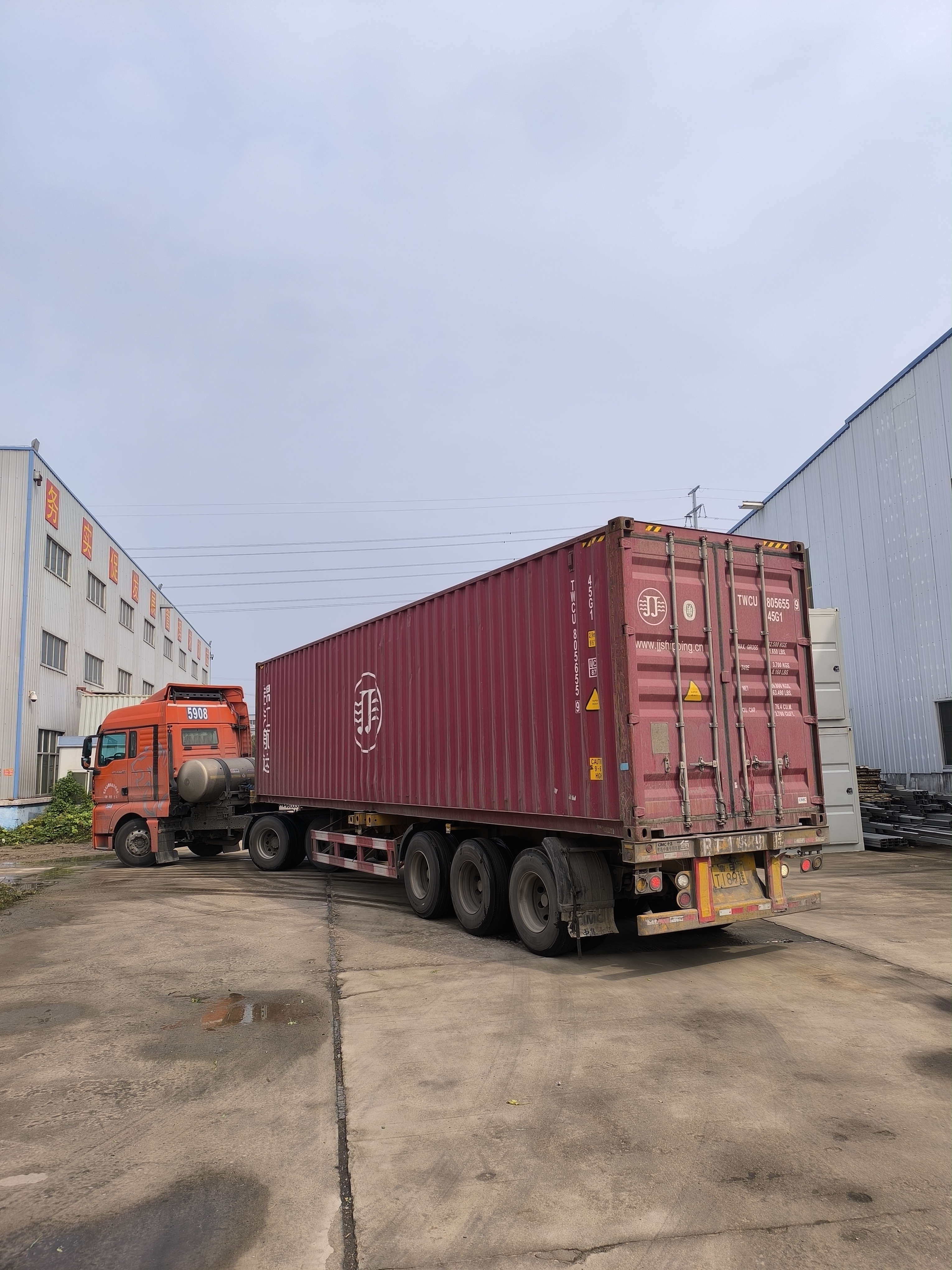 第六个集装箱轻钢房屋材料发往泰国