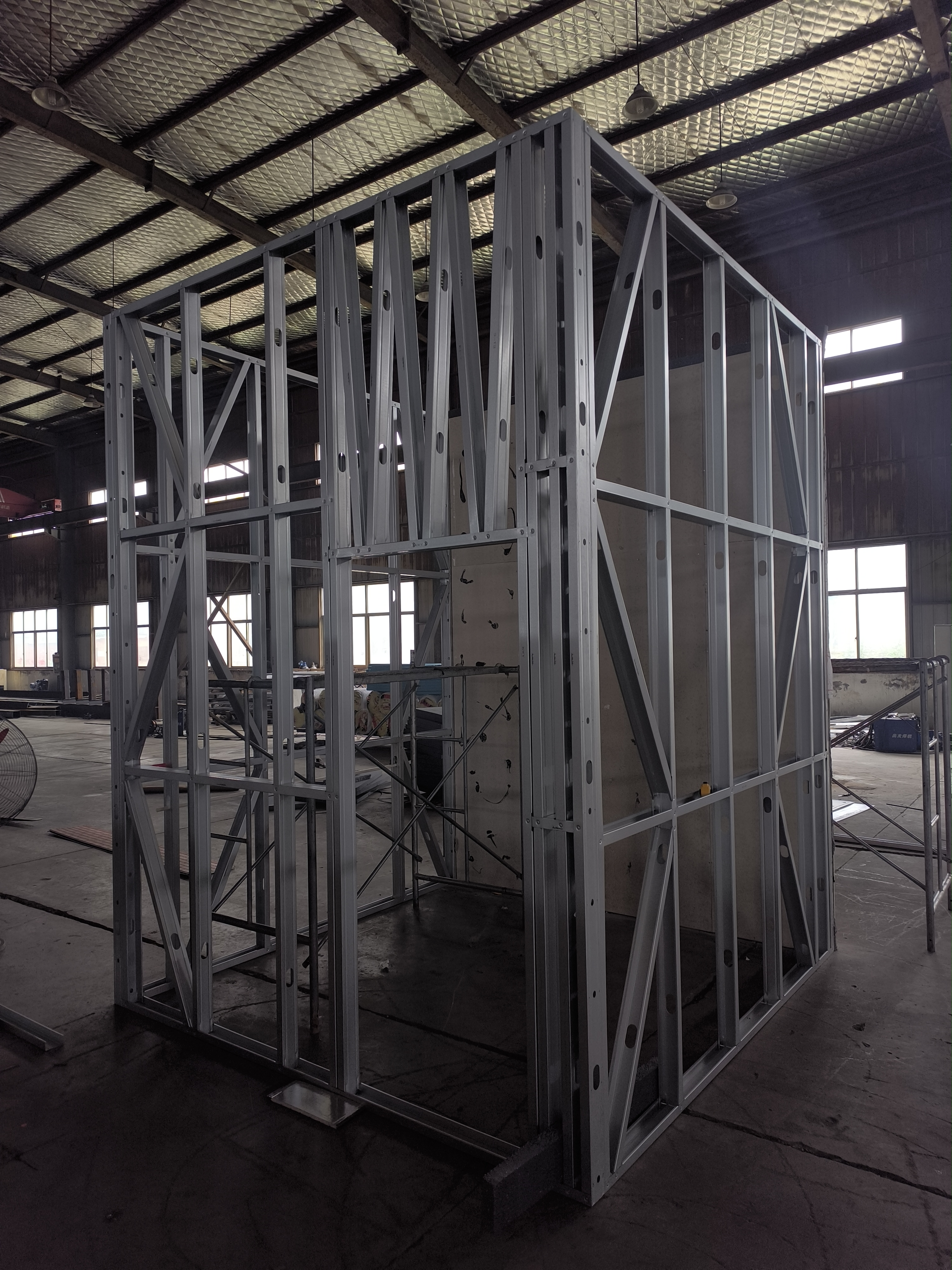 轻钢结构框架现场组装展示