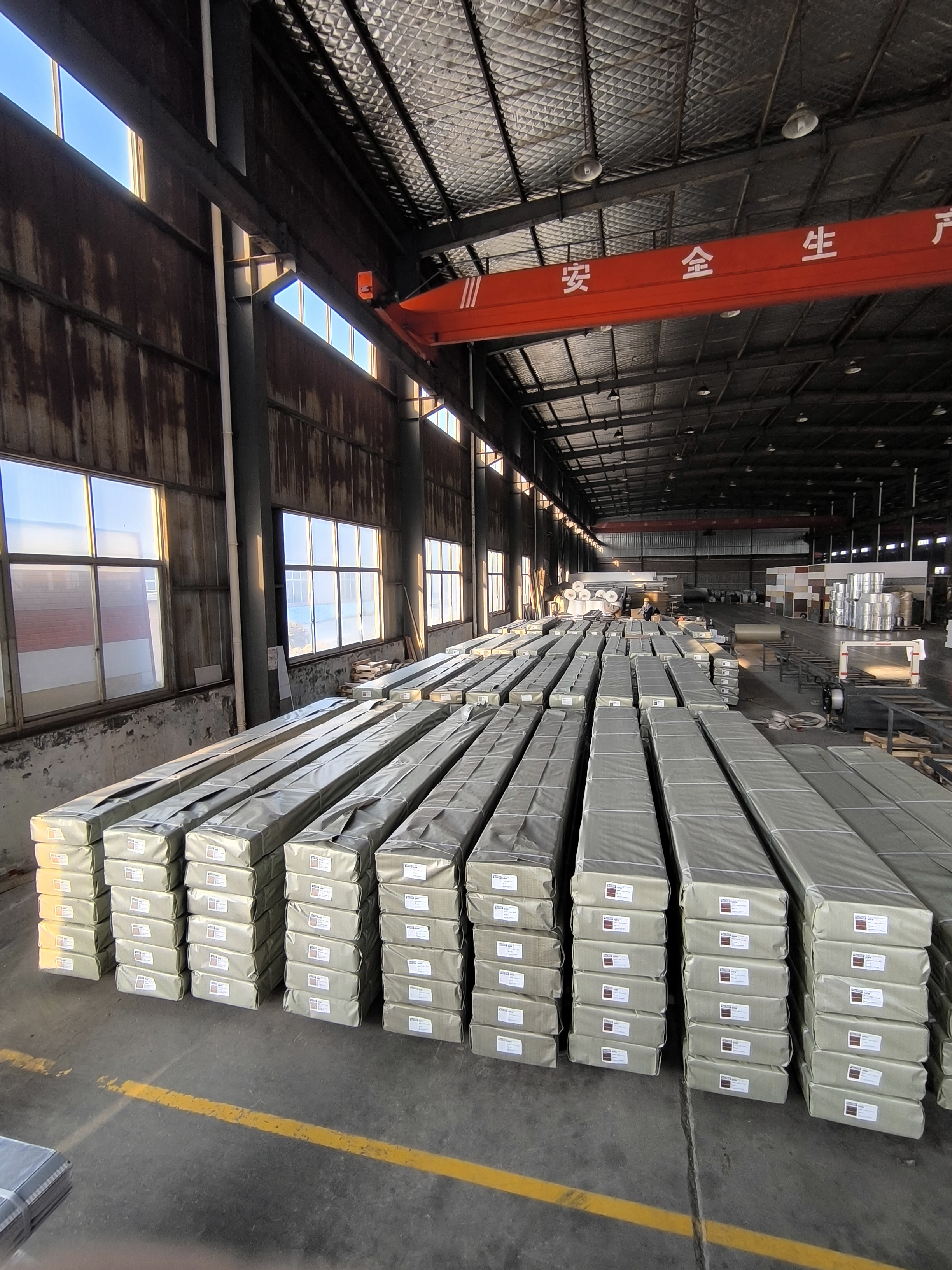 防潮纸包装聚氨酯金属雕花板