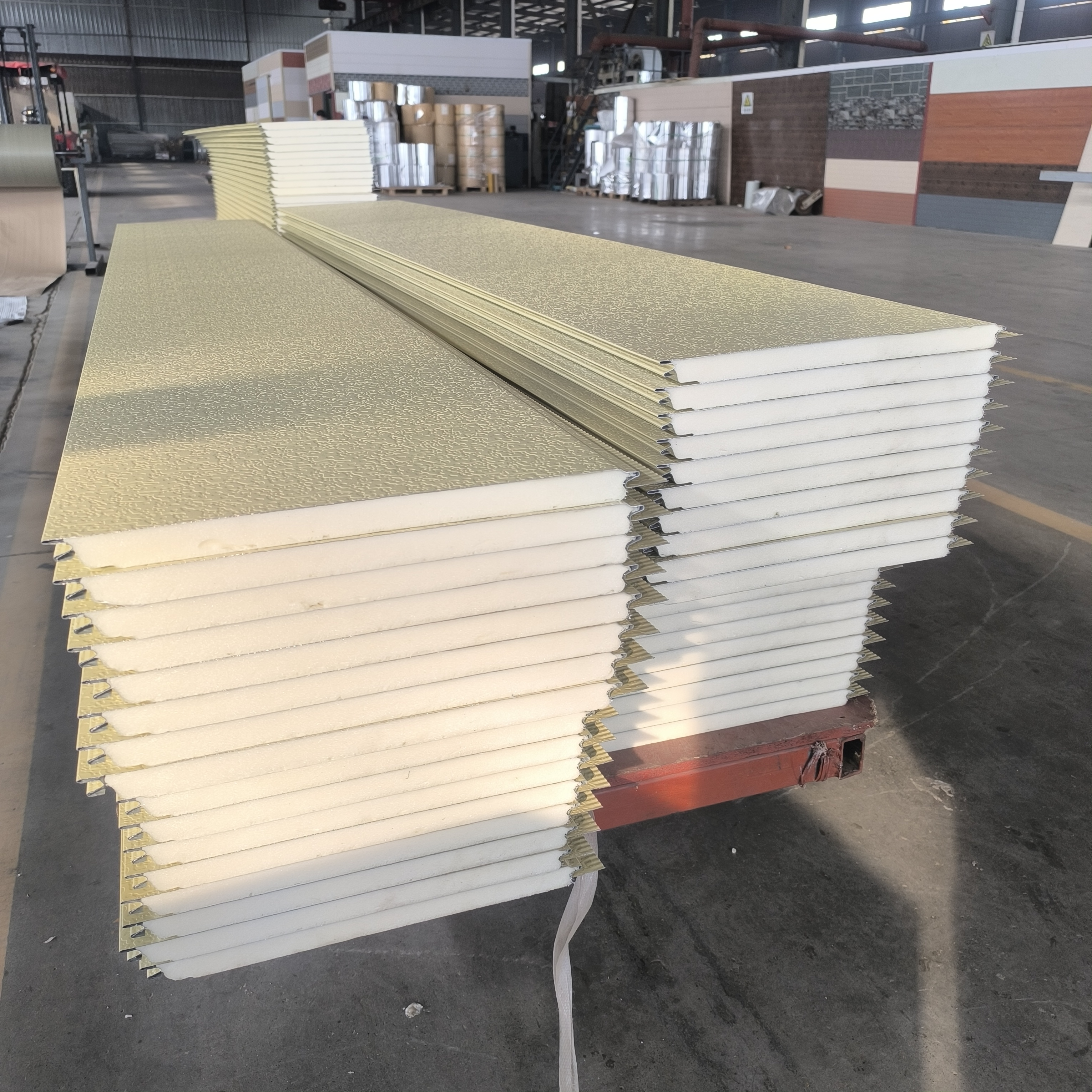 25mm厚聚氨酯米黄弹涂平板金属雕花板